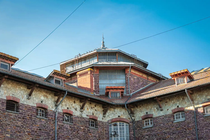 Déambulation et initiation au jonglage dans la cour de l’ancienne prison Jacques‑Cartier 3